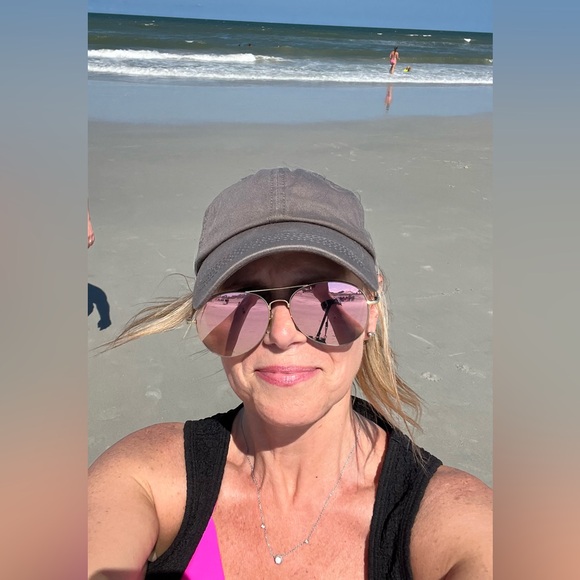 Meet your Posher, Leah - Picture 3 of 6